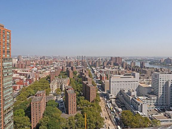 4th image of 225 E 95th St APT 26G