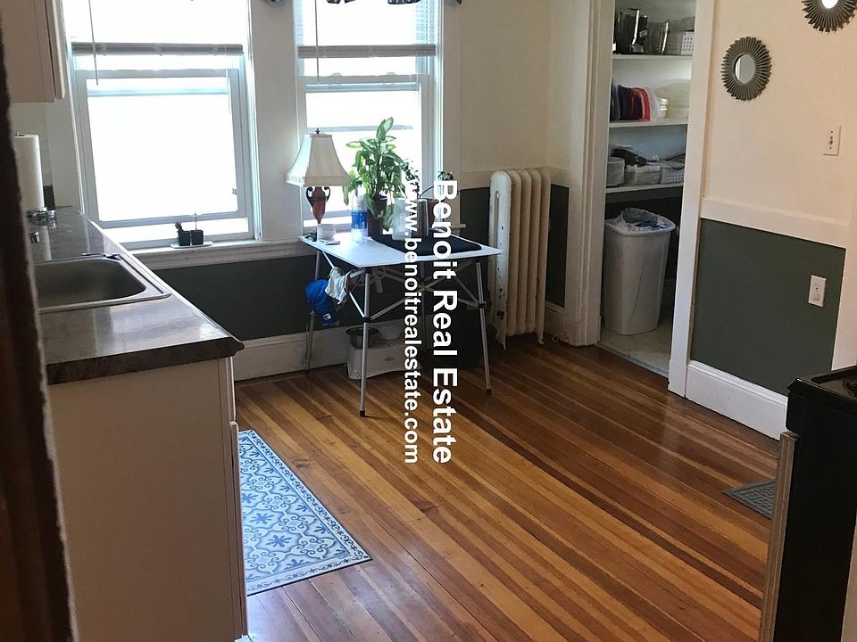 1st image of 156 Vassall St #1
