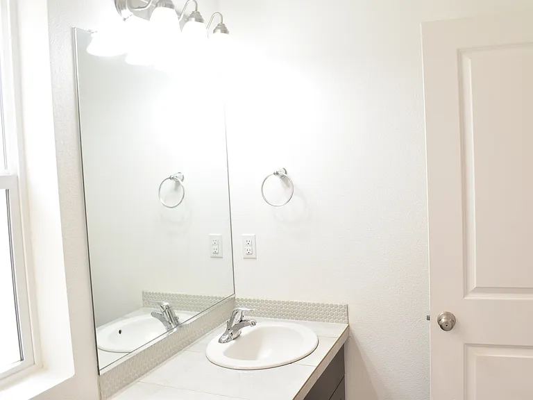 842 S 24th Ave — Photo 26