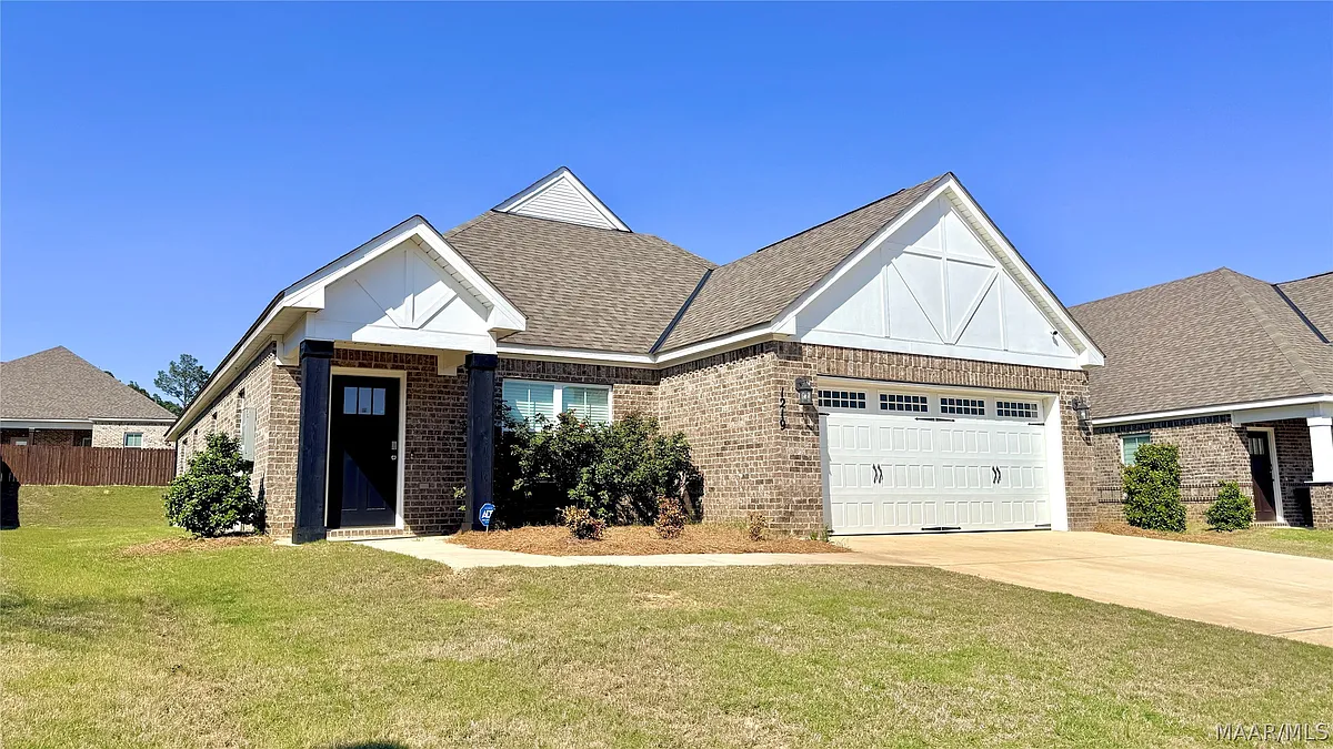 Building Photo - 1219 McClain Dr