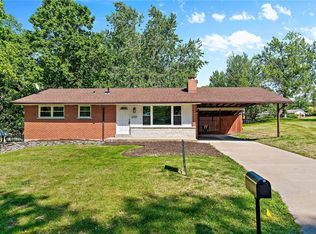 2320 Waukon Dr, Saint Louis, MO 63114