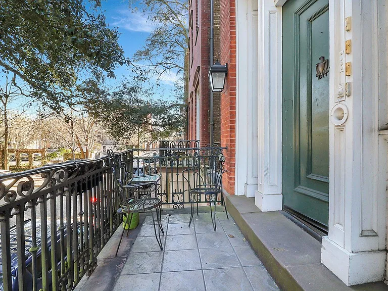 203 E York St #1 — Photo 9