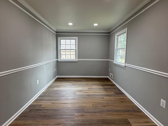 2nd image of 2522 Sedgewick Pl