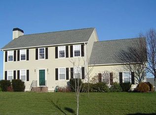 106 Lighthouse View Dr, Middletown, RI 02842