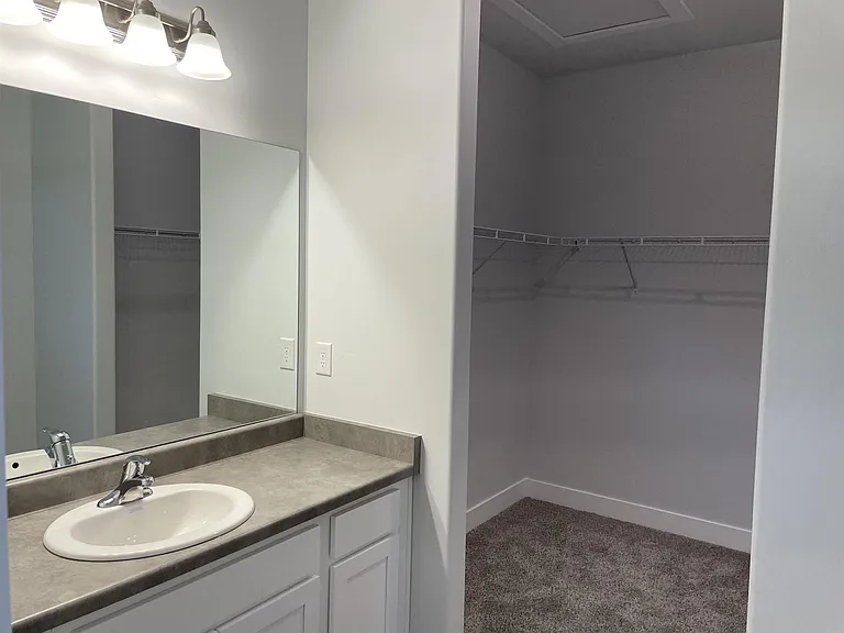 302 W 435 N #1-R-302 — Photo 5
