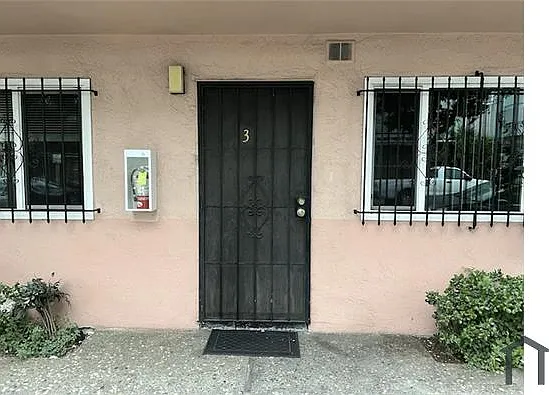 2905 Bona St #4 — Photo 8