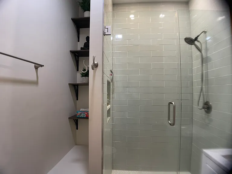 1111 N Sacramento Ave #1 — Photo 5