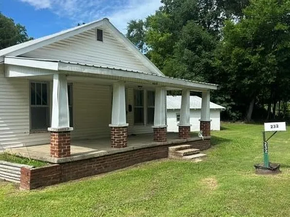 232 Natchez Trace Rd, Camden, TN 38320