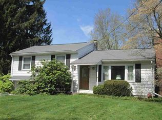 6 Benton Rd, Poughkeepsie, NY 12603