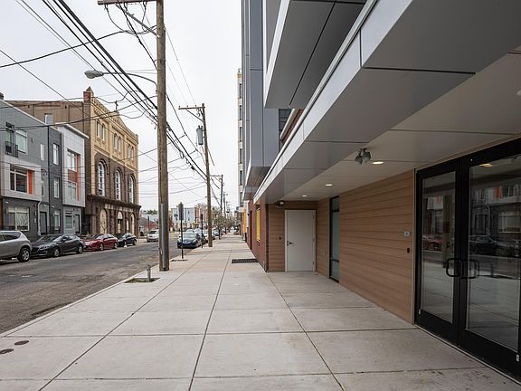 5th image of 1617 Poplar St Unit 401