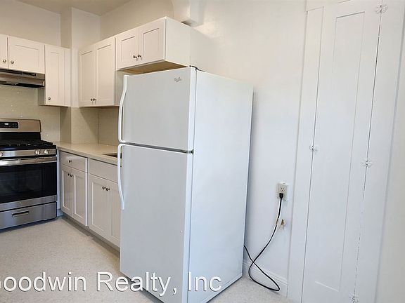 4th image of 1401 10th Ave APT 302