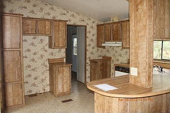 5th image of 34275 Benton Rd
