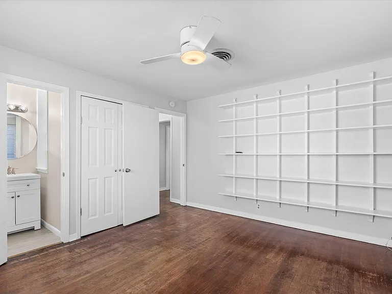 4900 Eastdale Dr — Photo 17