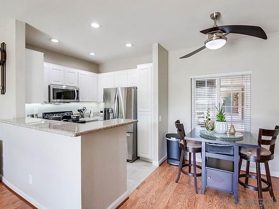 3rd image of 2220 Camino De La Reina Unit 102