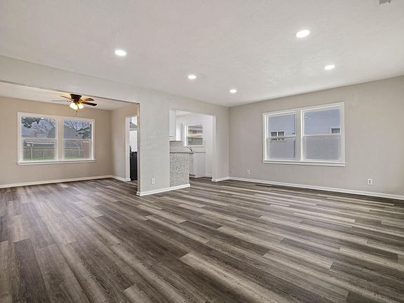 4th image of 1607 W Middlefield Ave