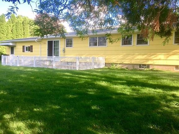 5th image of 22 Sandbury Dr