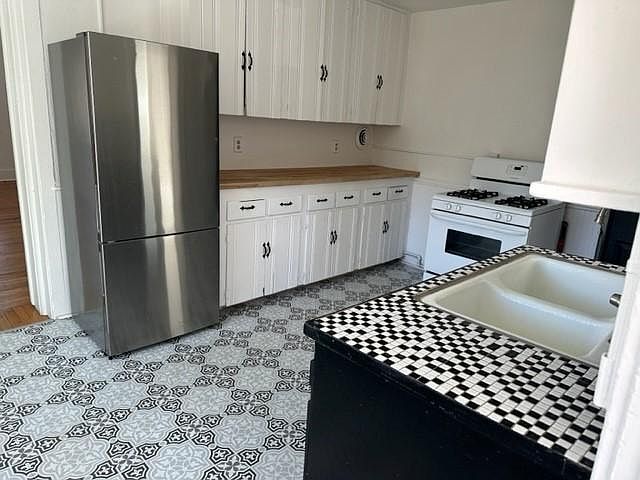 2nd image of 617 10th St #645