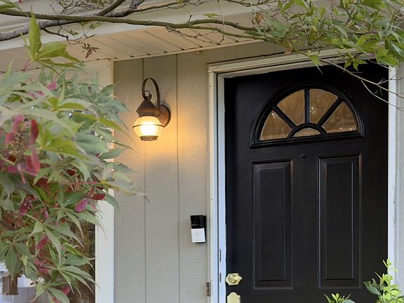5th image of 2896 Lyncrest Dr