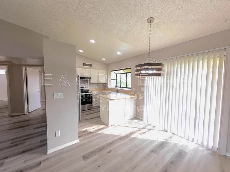 10713 W Campbell Ave — Photo 5