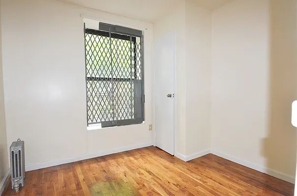 Rented by CITY SKYLINE REALTY INC | media 11