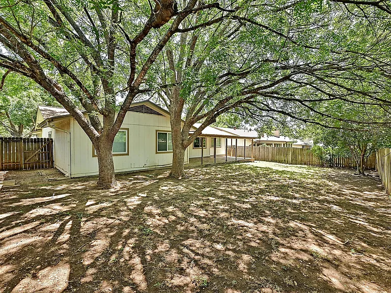 3707 Tarragona Ln — Photo 33