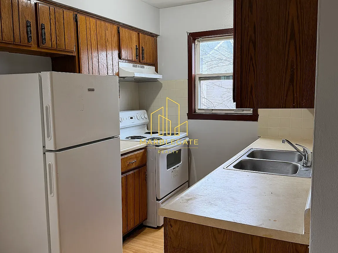 2 bed, 850 sqft, $1,895 — Photo 2