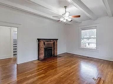 3rd image of 3216 Castle Ave