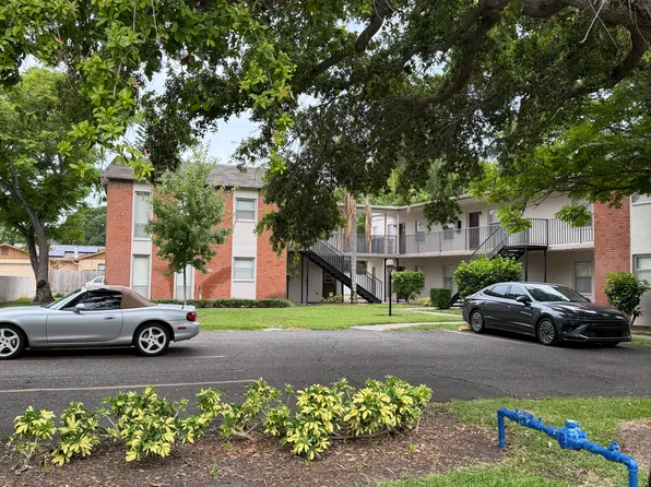 159 NE Monroe Cir N APT 10, Saint Petersburg, FL 33702