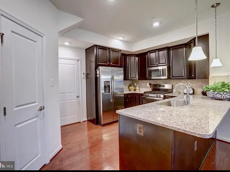 13728 Atlantis St #7L — Photo 18