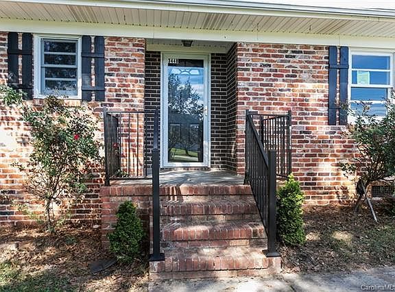 2nd image of 3448 Fairview Dr