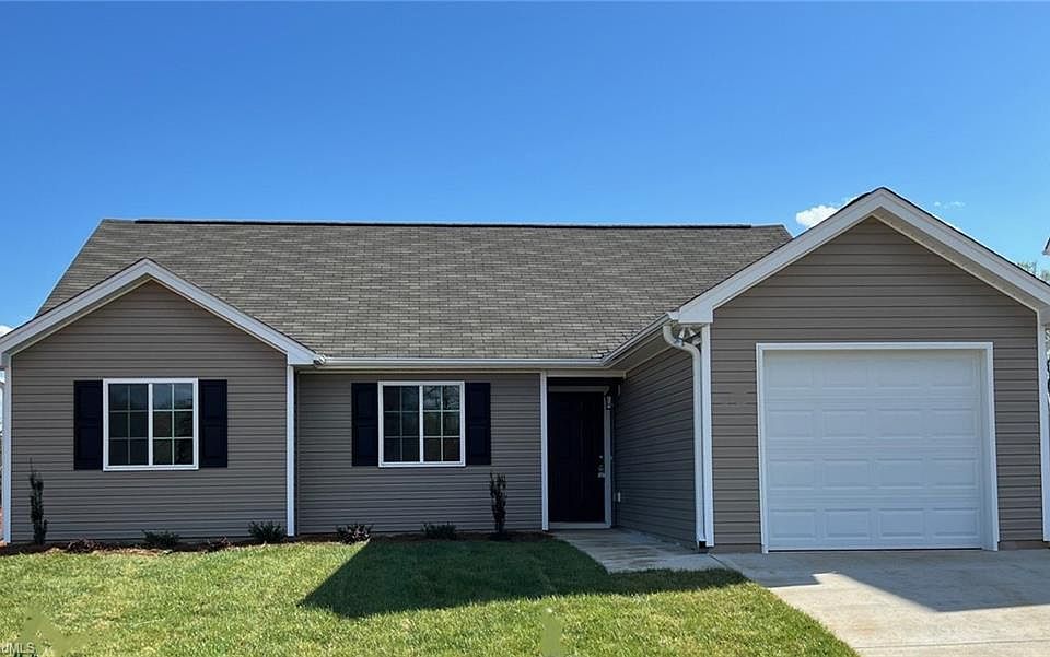 1st image of 3903 Sanderston Dr