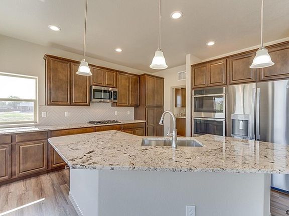 3rd image of 126 Rocchio Dr