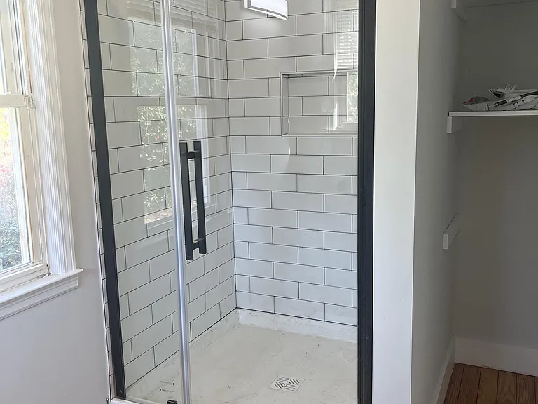 2313 E 40th St — Photo 5