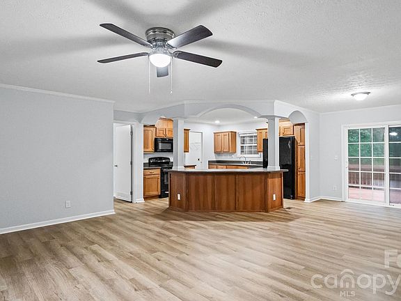 2nd image of 1185 Galway Ln