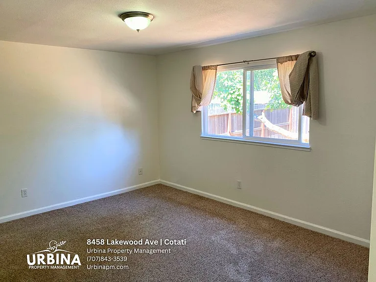 8458 Lakewood Ave — Photo 5