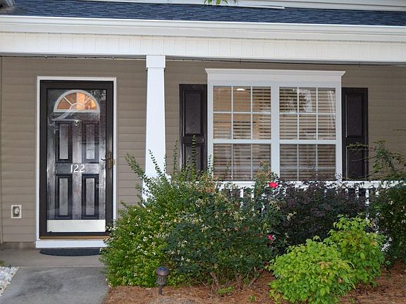 3rd image of 122 Pine Walk Dr