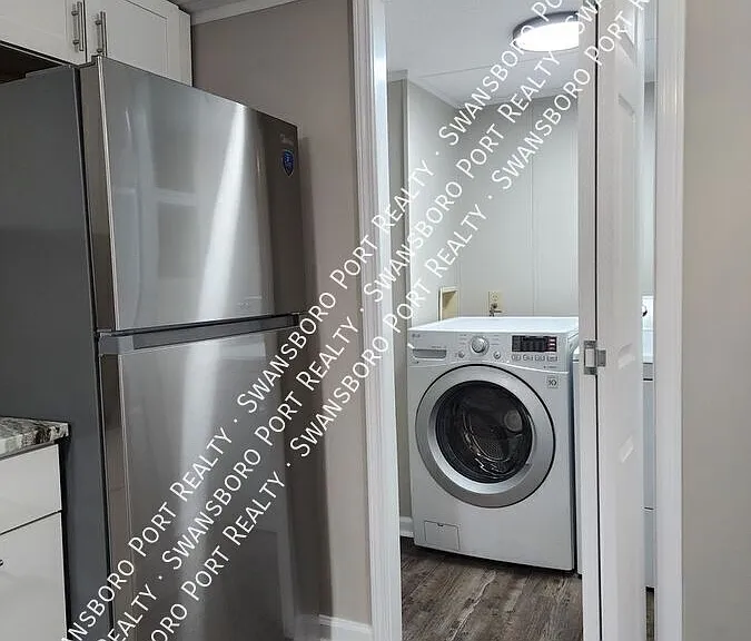 110 Poston Dr — Photo 11