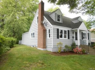 8 Candlewood Rd, Fairfield, CT 06825