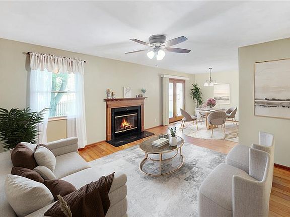 3rd image of 1905 Foster Dr