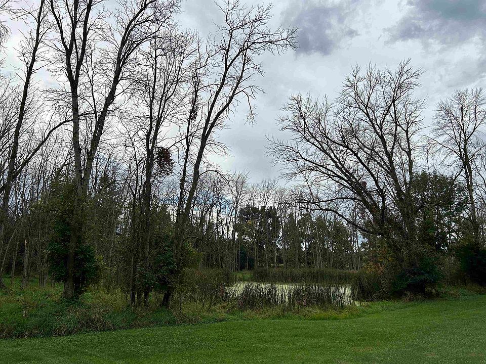 2nd image of N5427 Skunk Hollow Rd