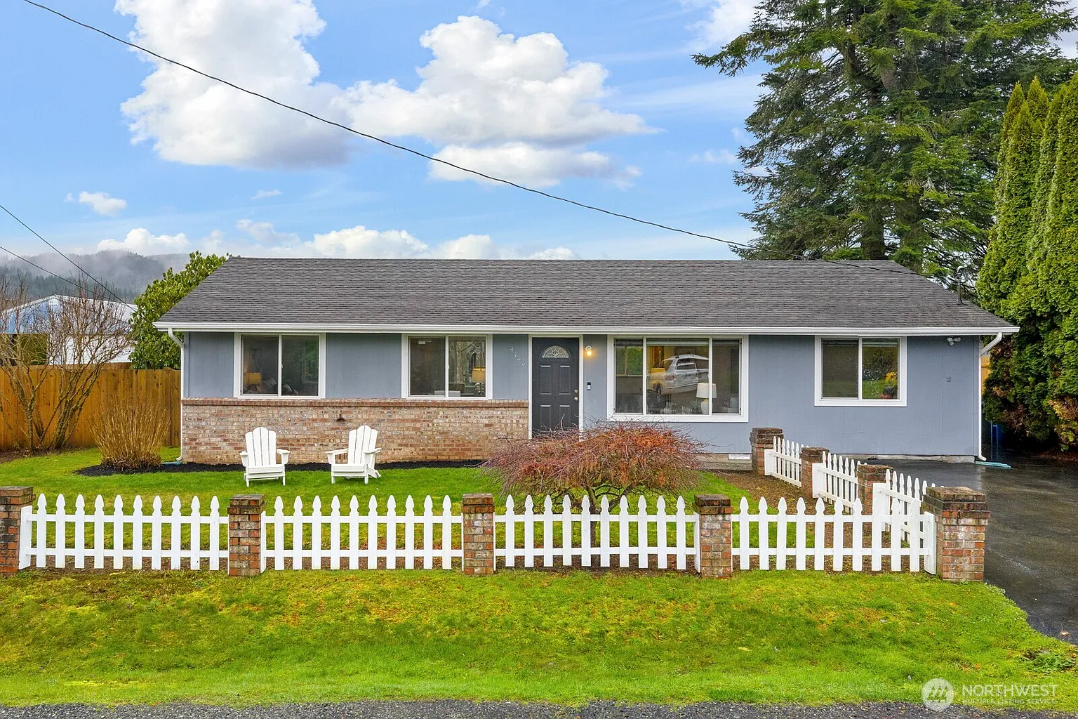 4144 330th Place SE photo 1
