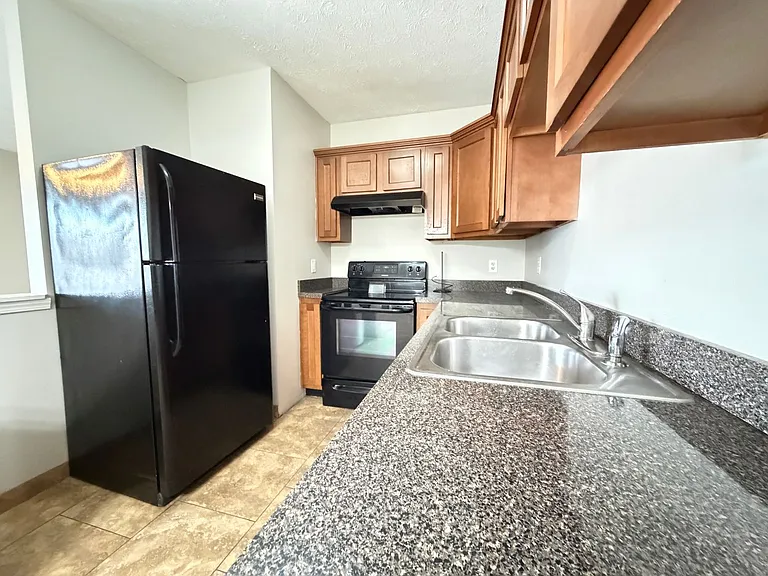 3600 Hillcross Drive — Photo 3
