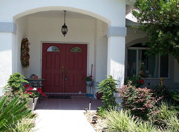 Grand front entry