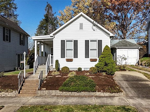 2nd image of 311 Marion St