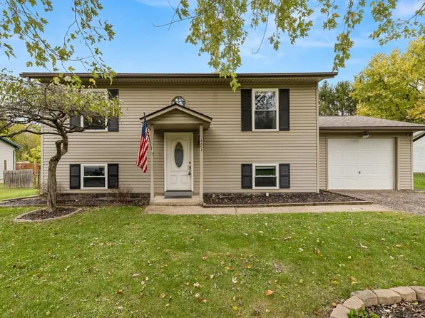 4453 Cardan Ln, Centerburg, OH 43011
