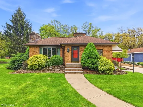 1463 Royalwood Rd, Broadview Heights, OH 44147