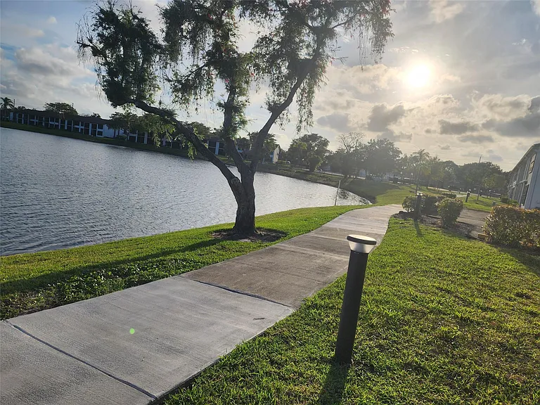 217 Lake Pointe Dr #107 — Photo 36