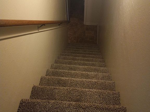3rd image of 812 Ticonderoga Dr APT B