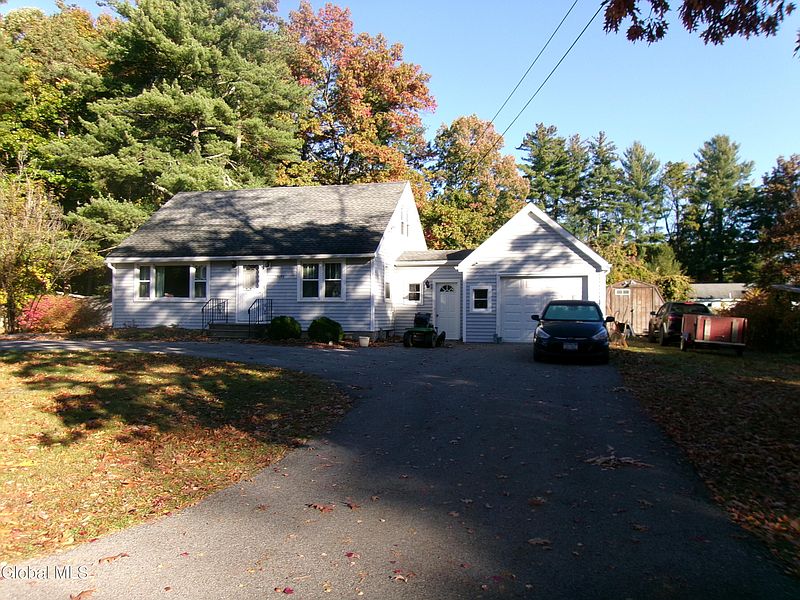 2nd image of 3075 Sunset Lane