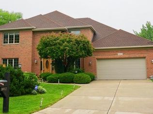 8401 Creekside Ln, Darien, IL 60561